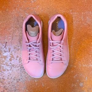 Vivo Barefoot Geo Court tennis shoe in Misty Rose size 43.